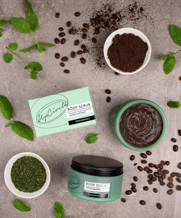 Produktbild UpCircle Body peeling Coffee Body Scrub with Peppermint 220 ml (220 ml)