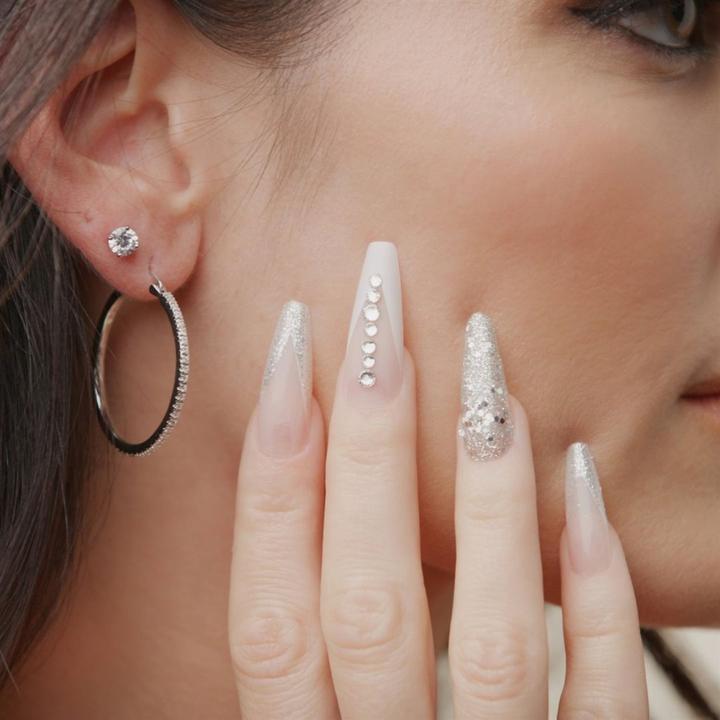 Immagine prodotto KISS Unghie adesive Classy Nails Premium - Sofisticate 30 pezzi (Unghie artificiali, Sofisticata)