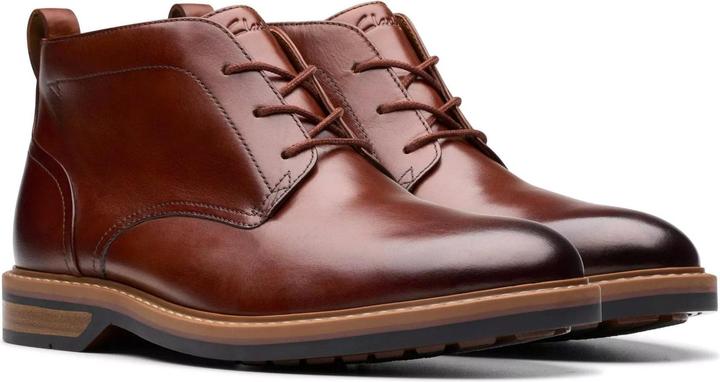 Actual product image Clarks Aldwin Chukka (40)