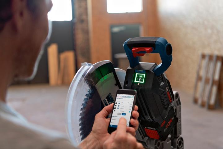 Actual product image Bosch Professional GCM18V-305 GDC