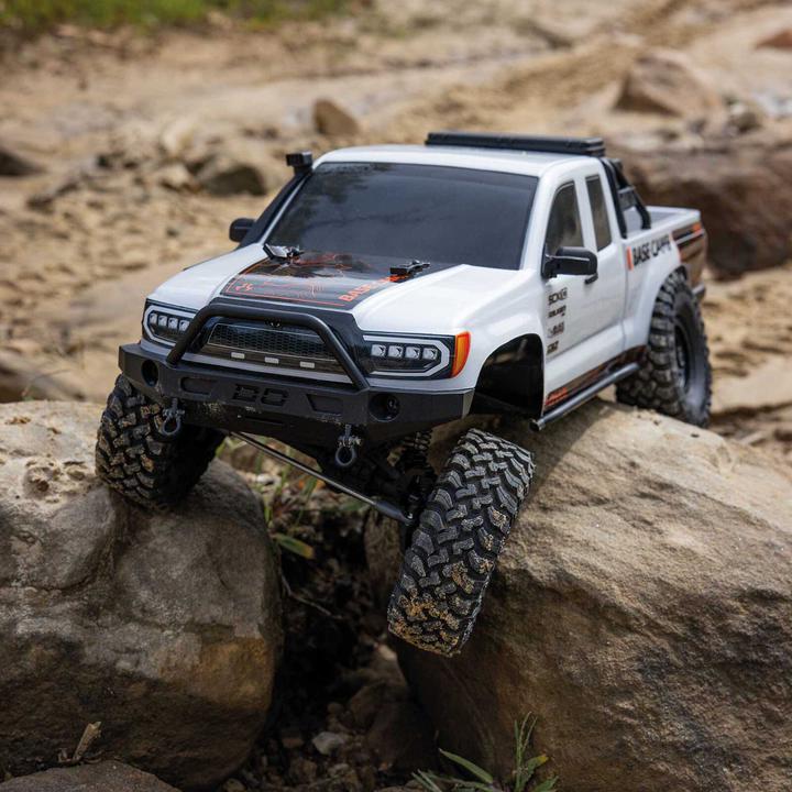 Image du produit Axial Scale Crawler SCX10 III Base Camp ARTR, Blanc (Presque prêt à être conduite)