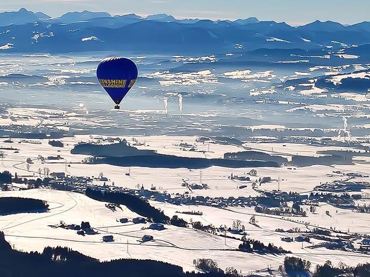 Produktbild Smartbox Winterliche Ballonfahrt über den Bodensee mit Sektumtrunk für 1 Person (1 Pers.)