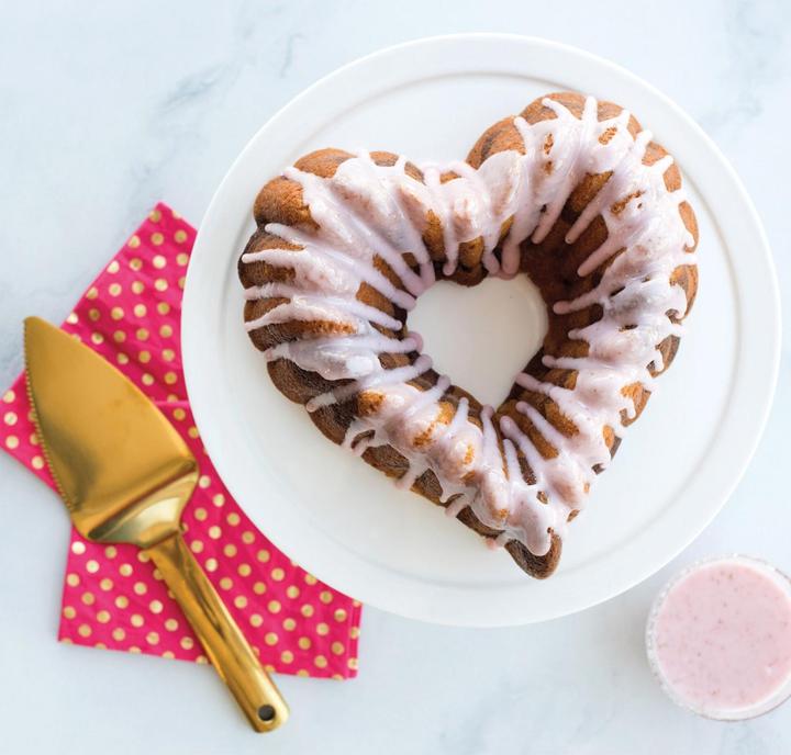Image du produit Nordic Ware Moule à couronne en forme de coeur (23.50 cm)