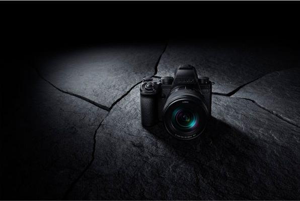 Image du produit Panasonic Lumix S5IIX Kit (20 - 60 mm, 24.20 Mpx, Plein format)