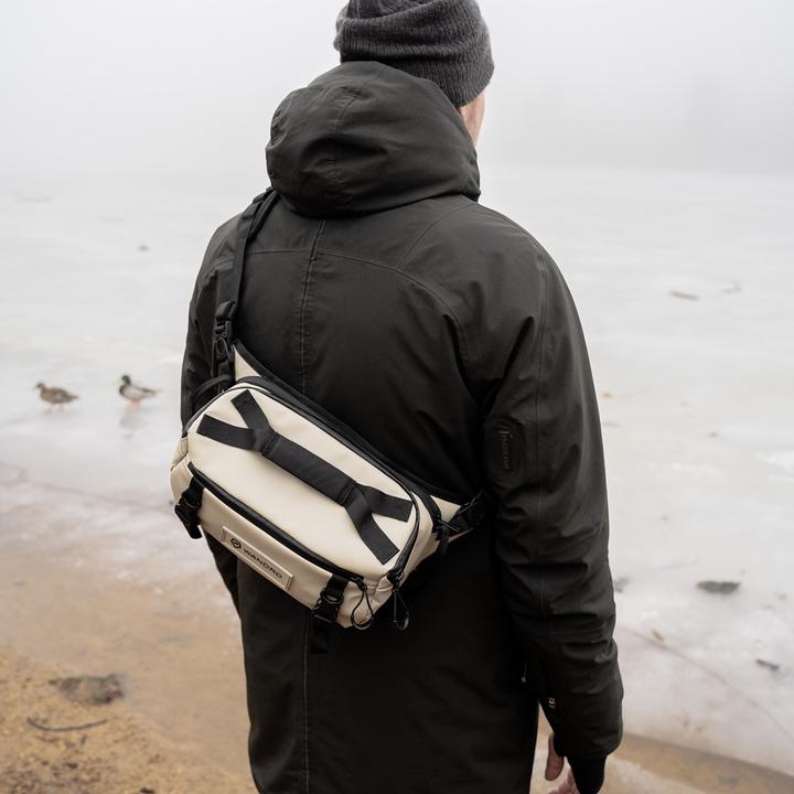 Actual product image Wandrd ROAM Sling 9L Tan (Camera hip bag, 9 l)