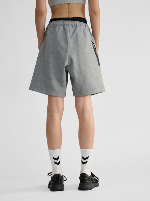 Actual product image hummel hmlTECH FLEECE SHORTS (L)