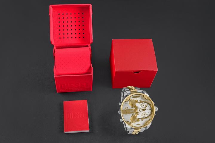 Actual product image Diesel Mr Daddy (Chronograph, Analogue wristwatch, 57 mm)