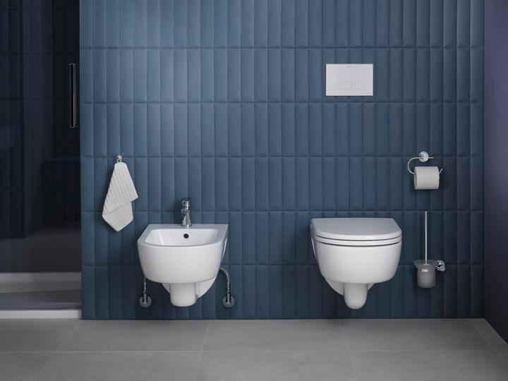 Actual product image Duravit Brush set D-CODE for wall mounting, glass matt chrome