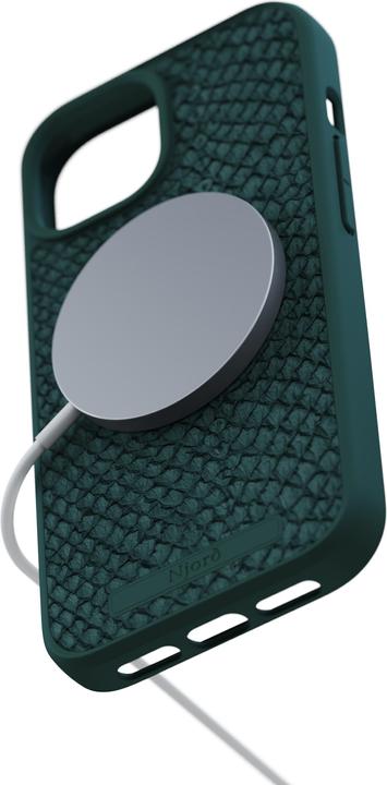 Actual product image Njord Hard Cover Salm.Leather Magsafe Case Dark Green (Apple iPhone 15)