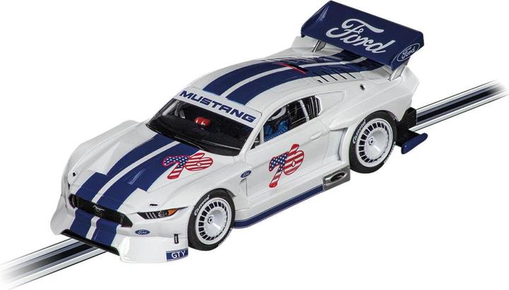 Carrera 20027752 - Evolution Ford Mustang GTY "No.76" avec lumière