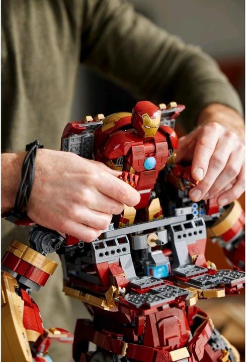 Actual product image LEGO Hulkbuster (76210, LEGO Marvel, LEGO Rare Sets)