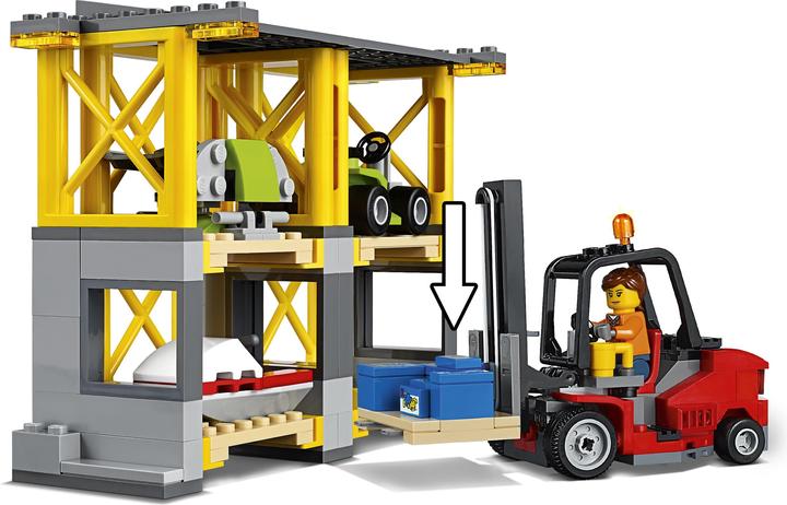 Actual product image LEGO Cargo terminal (60169, LEGO City)