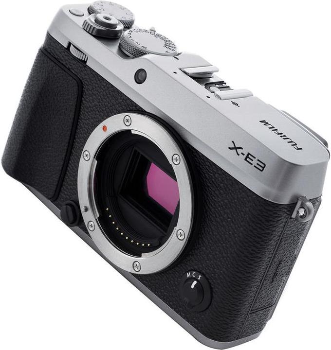Fujifilm Corps X-E3 (24.30 Mpx, APS-C / DX)