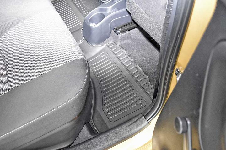Produktbild Aristar Allwetter Fussmatten für Toyota Yaris Hybrid ab 2011 bis 2020