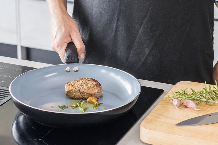 Actual product image Master Class Frying pan (30 cm, Frying pan, Cast aluminium)