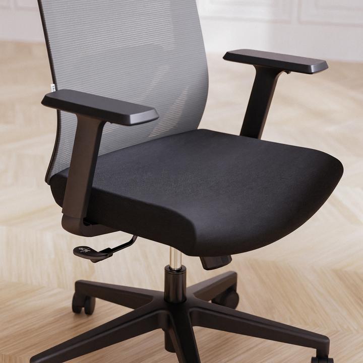 Actual product image Yaasa Chair Lite