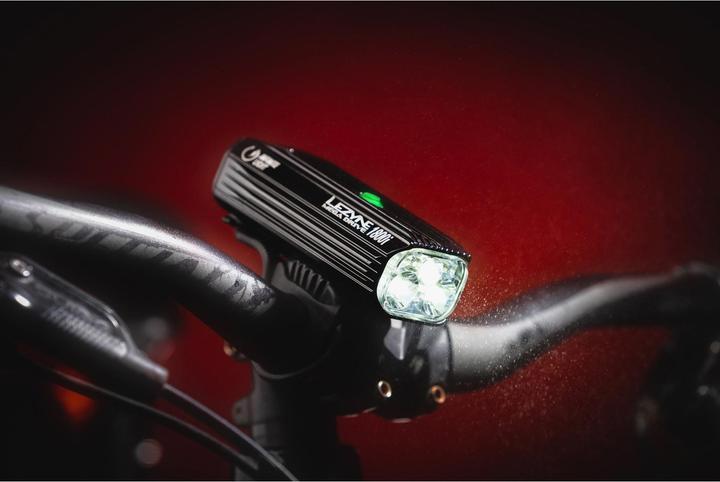 Produktbild Lezyne Mega Drive 1800i Smart Loaded Pro (1800 lm, 75 lm)
