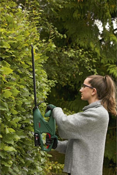 Actual product image Bosch Home & Garden EasyHedgeCut 18-45 (Rechargeable battery operated)