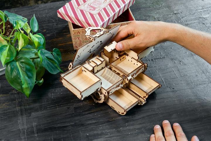 Actual product image Ugears Antique casket (185 pieces)