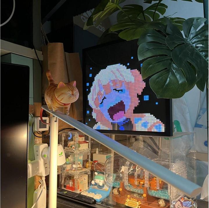 Actual product image Divoom Pixoo 64 (10.30", 64 x 64 pixels)