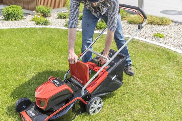 Produktbild AL-KO Akku-Rasenmäher 42.9 Li 36 V (Li-Ion Akku 40 V / 4 Ah, 42 cm Schnittbreite, Stahlblechgehäu... (Akkubetrieb)