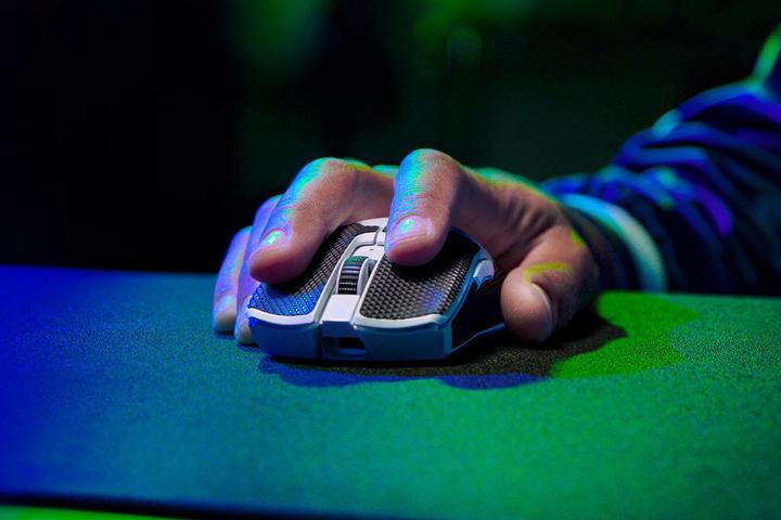 Actual product image Razer Viper V2 Pro (Wireless, Cable)