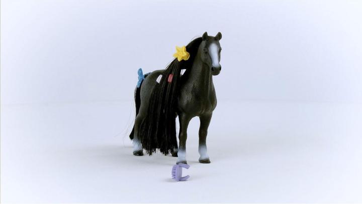 Actual product image Schleich Beauty Horse Quarter Horse Mare