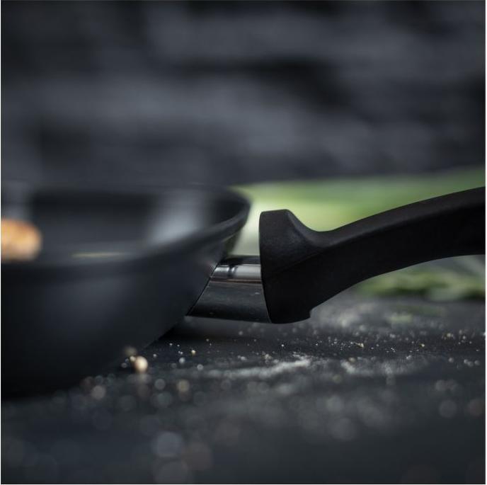 Actual product image Kuhn Rikon Titanio Star Grill (20 cm, Grill pan, Aluminium)