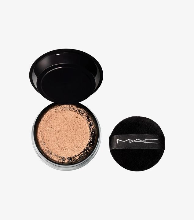 Actual product image MAC Cosmetics Studio F / Blurring Weightl Powder Medium (Medium/Deep)