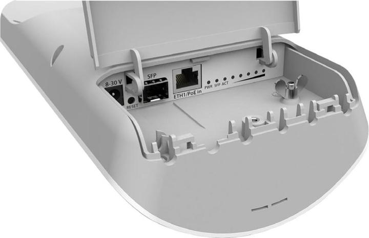 Actual product image MikroTik mANTBox 15s (5GHz 120 degree (1000 Mbit/s)