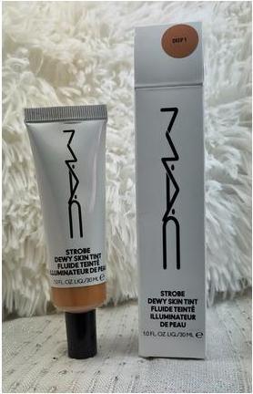 Produktbild MAC Cosmetics Strobe Dewy Skin Tint Nr. 02 - Deep (Nr. 02 - Deep)