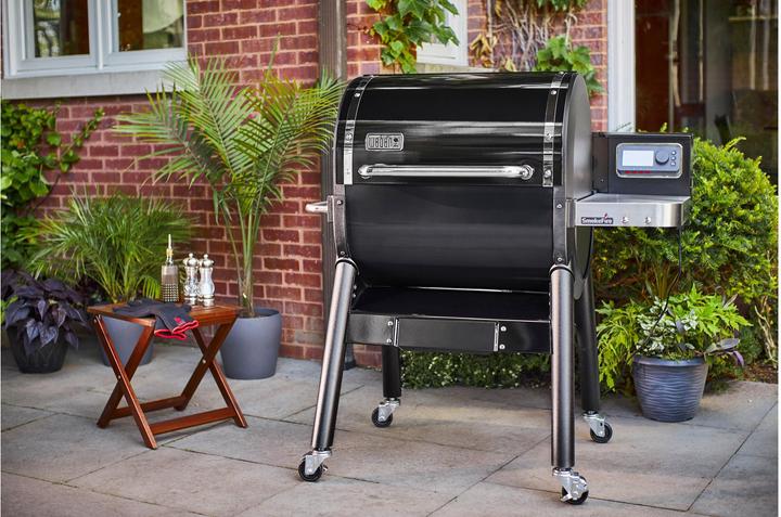 Actual product image Weber SmokeFire EX4 GBS
