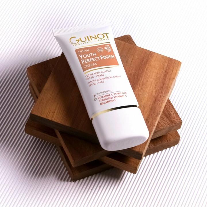 Actual product image Guinot Youth Perfect Finish Protects & Firms Day Cream for the Face SPF 50 30 ml (30 ml)