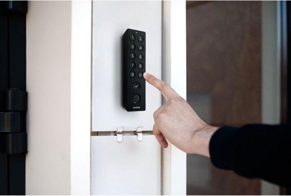 Produktbild Tedee Go 2 mit Keypad Pro (Elektronische Zahlenkombination, Smartphone, Fingerabdruck)