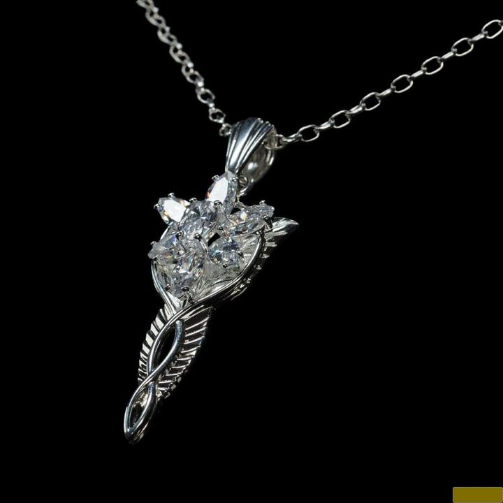 Actual product image Weta Workshop Le Seigneur des Anneaux réplique 1/1 pendentif & collier Arwen Etoile du Soir (argent sterling) (Sterling silver)
