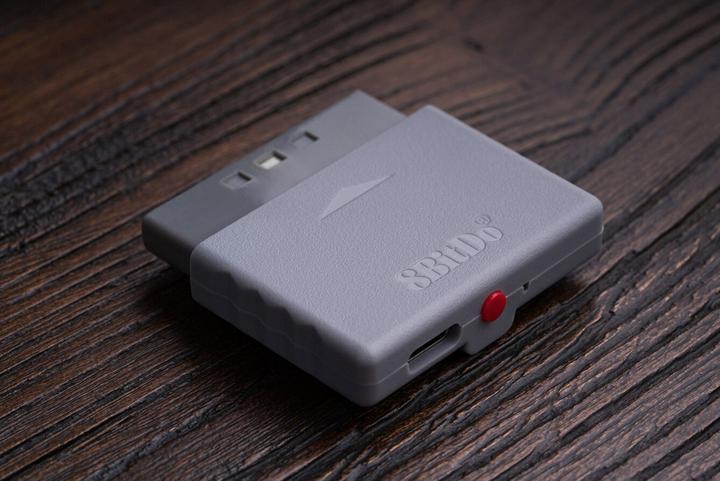 Immagine prodotto 8bitdo Ricevitore retrò PS1/PS2 (PS2, Playstation Classic, PC)