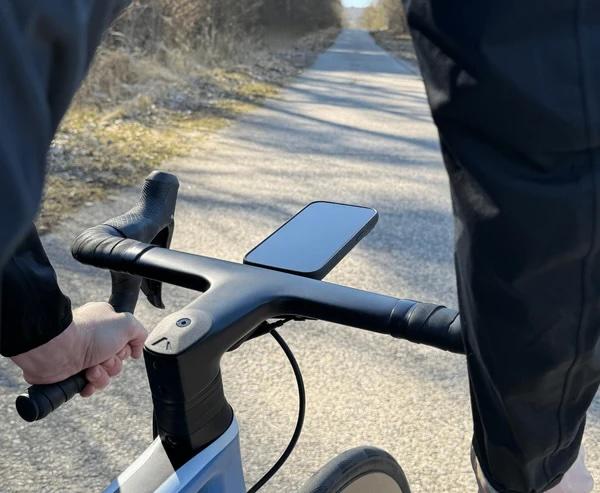 Produktbild Feschd Universal Bundle Aero Handyhalterung fürs Fahrrad