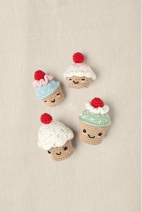 Actual product image DMC Cable crochet set Amigurumi Very Cherry Cupcakes, motif