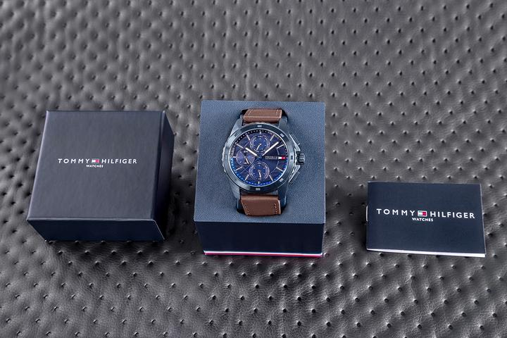 Immagine prodotto Tommy Hilfiger Walker Herrenuhr 1710632 + BOX (44 mm)
