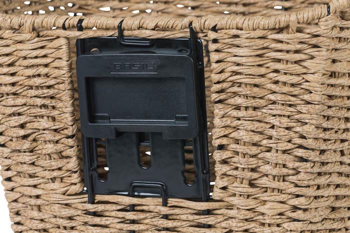Actual product image Basil Bre VR basket including BasEasy/Klickfix adapter plate Rattan look (18 l)