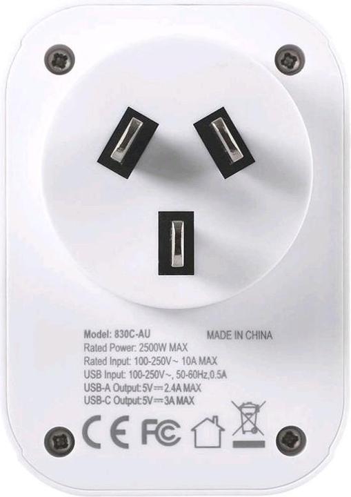 Produktbild Lifeventure World to Europe Travel Adaptor with USB (& USB C)
