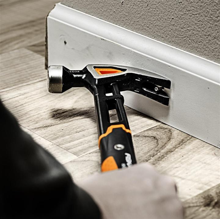 Produktbild Fiskars Universalhammer IsoCore M mit gebogener Klaue, Länge: 34 cm, Gewicht: 884 g, Schwarz/Orange (884 g)