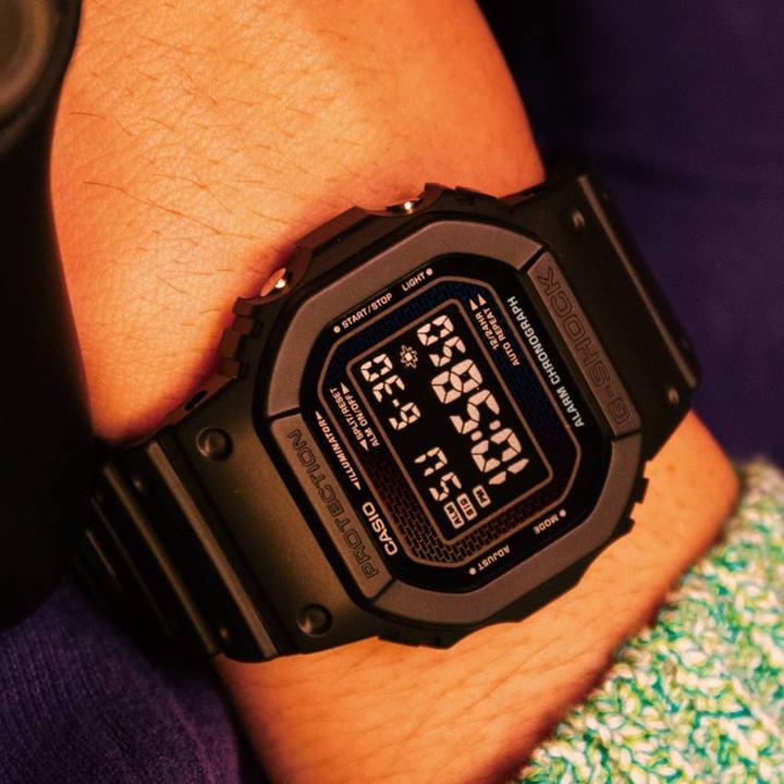 Image du produit G-Shock DW-5600RW-1ER Origin (Chronographe, 42.80 mm)