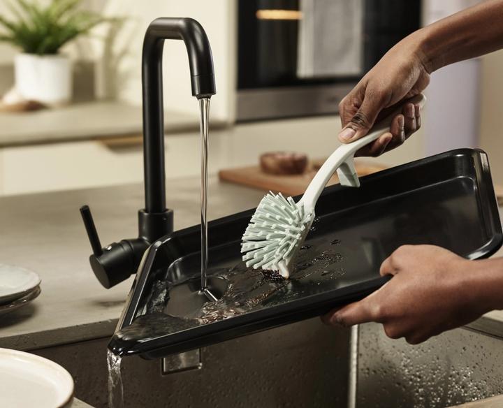 Actual product image Joseph Joseph Edge Sink Brush - Light Stone/Sage (1 pcs.)