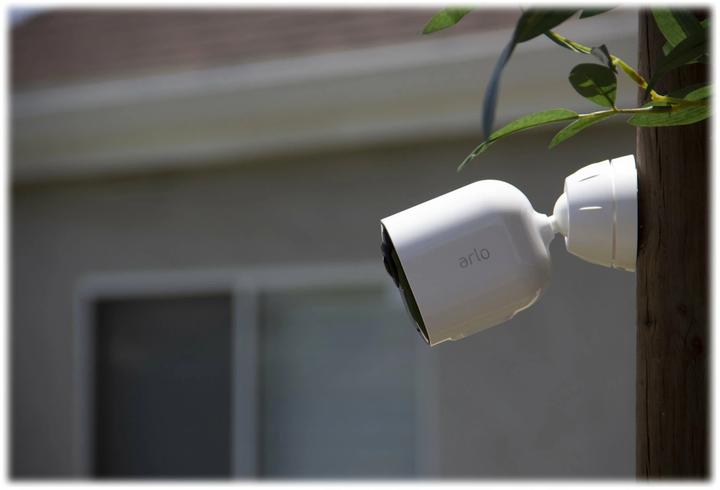Image du produit Arlo Ultra 2 Spotlight, pack de 3 caméras, blanc (3840 x 2160 pixels)