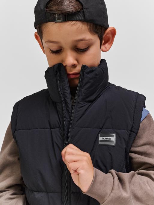 Actual product image hummel hmlCRISP TEX VEST (134)