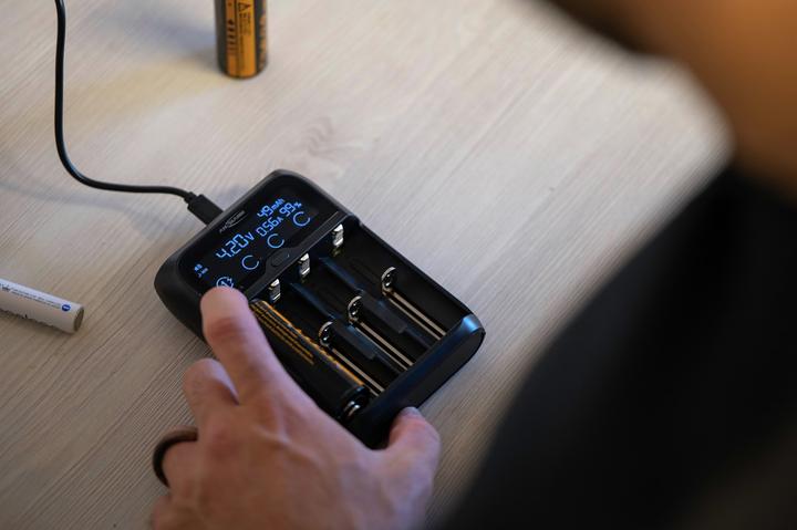 Actual product image Ansmann Lithium/NiMH charger Lithium 4 (1 pcs., 10340, 10350, 10440, 10500, 12500, 12650, 13500, 13650, 14500, 14650, 16340, 16650, 17335, 17355, 17500, 17650, 17670, 18350, 18490, 18500, 18650, 18700, 20650, 21700, 22650, Rechargeable battery)