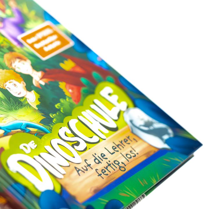 Actual product image Sabbag:Dinoschule - Auf die Lehrer, fer (German, Britta Sabbag, Clara Vath, 2024)