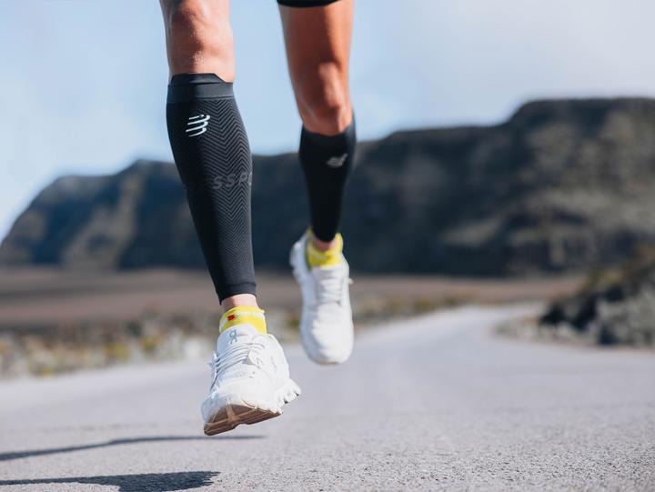 Immagine prodotto Compressport Manicotti per polpacci R2 Oxygen neri (30, 31, 32, 33, 34)