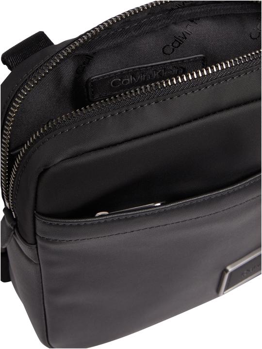 Image du produit Calvin Klein CK Elevated Sac à bandoulière 18 cm (5% Polyuréthane, 67% de polyester recyclé, 28% POLYESTER PES)